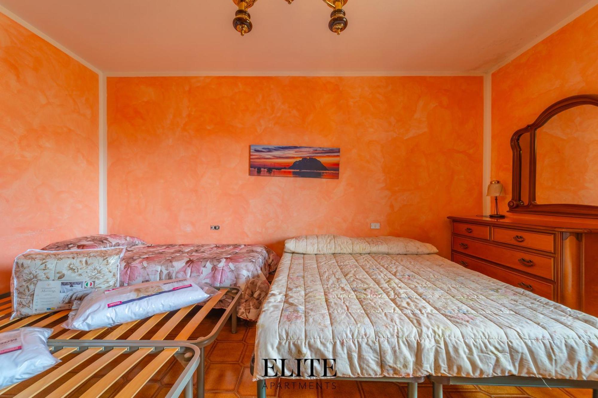 B&B My Home Al Centro Di Олбия Екстериор снимка