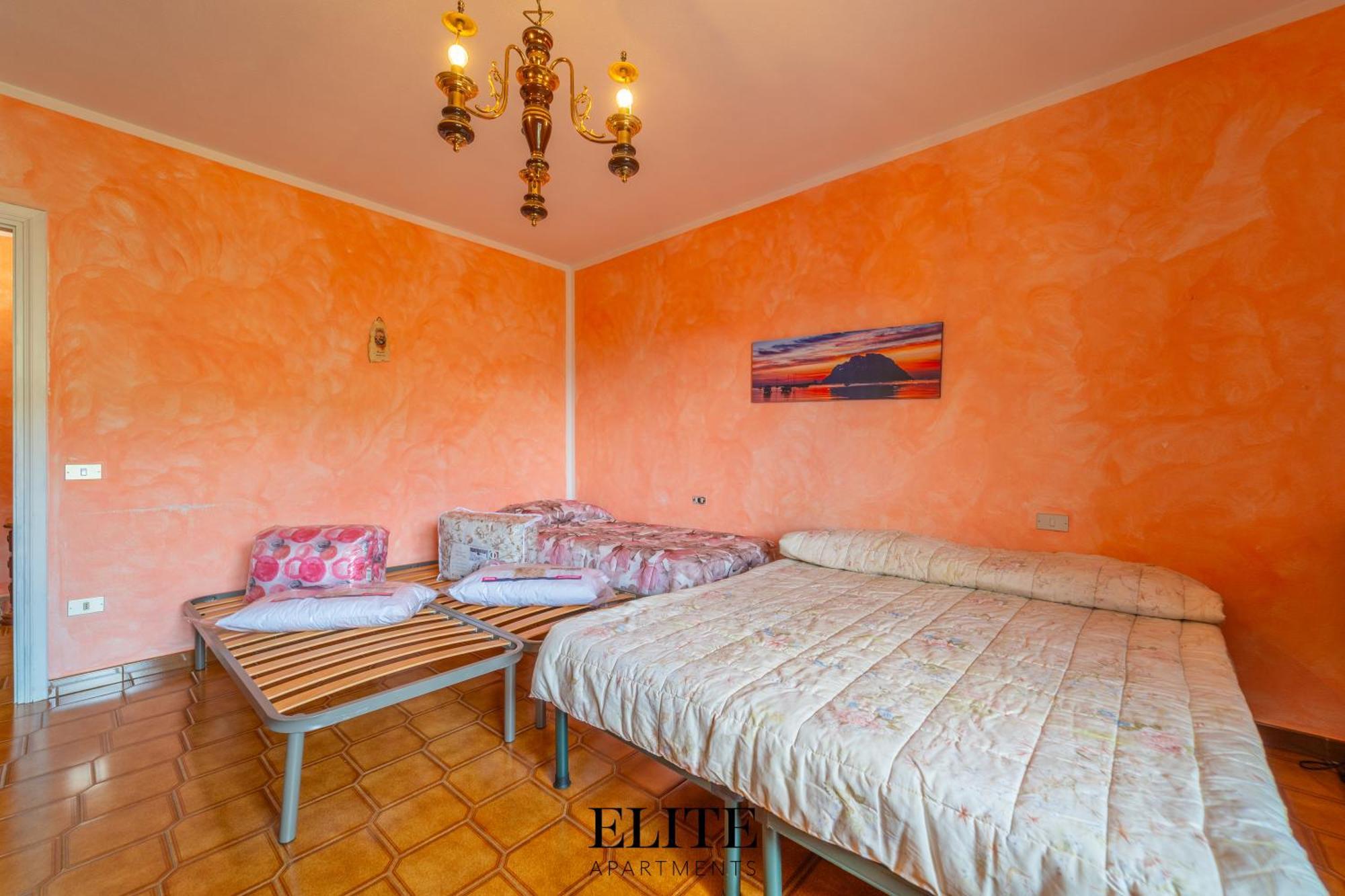 B&B My Home Al Centro Di Олбия Екстериор снимка
