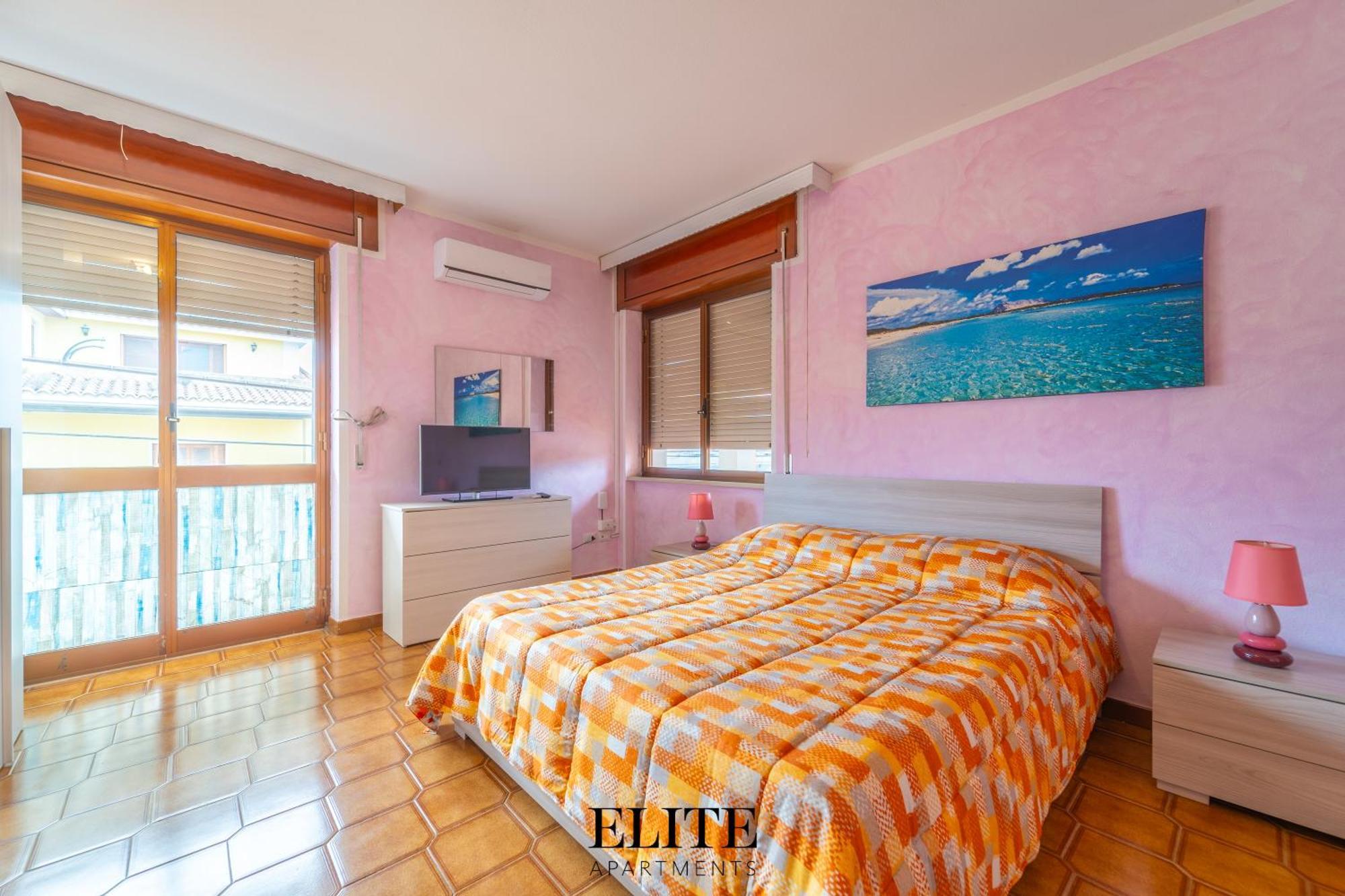 B&B My Home Al Centro Di Олбия Екстериор снимка